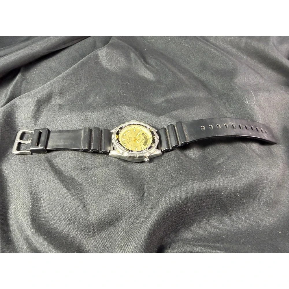 Vintage Casio AD-520 Arnie Smiley Ana Digi Alarm Chronograph Diver Watch Running